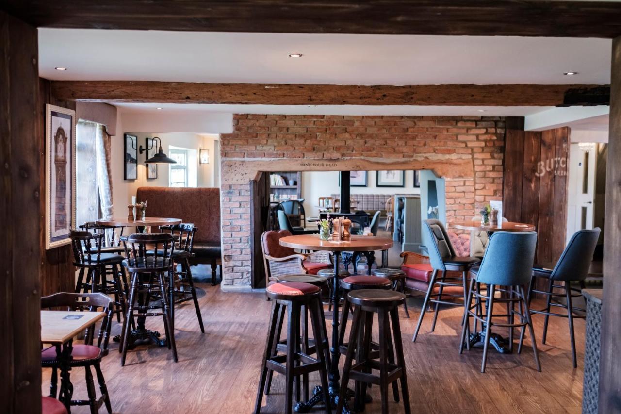 The Bower Inn Bridgwater Exteriér fotografie The interior of the pub