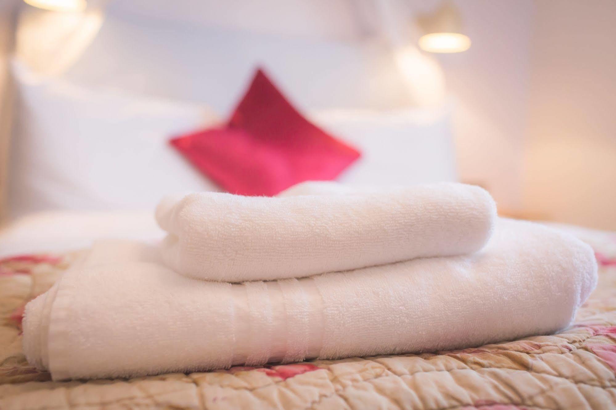 The Bower Inn Bridgwater Exteriér fotografie Towels